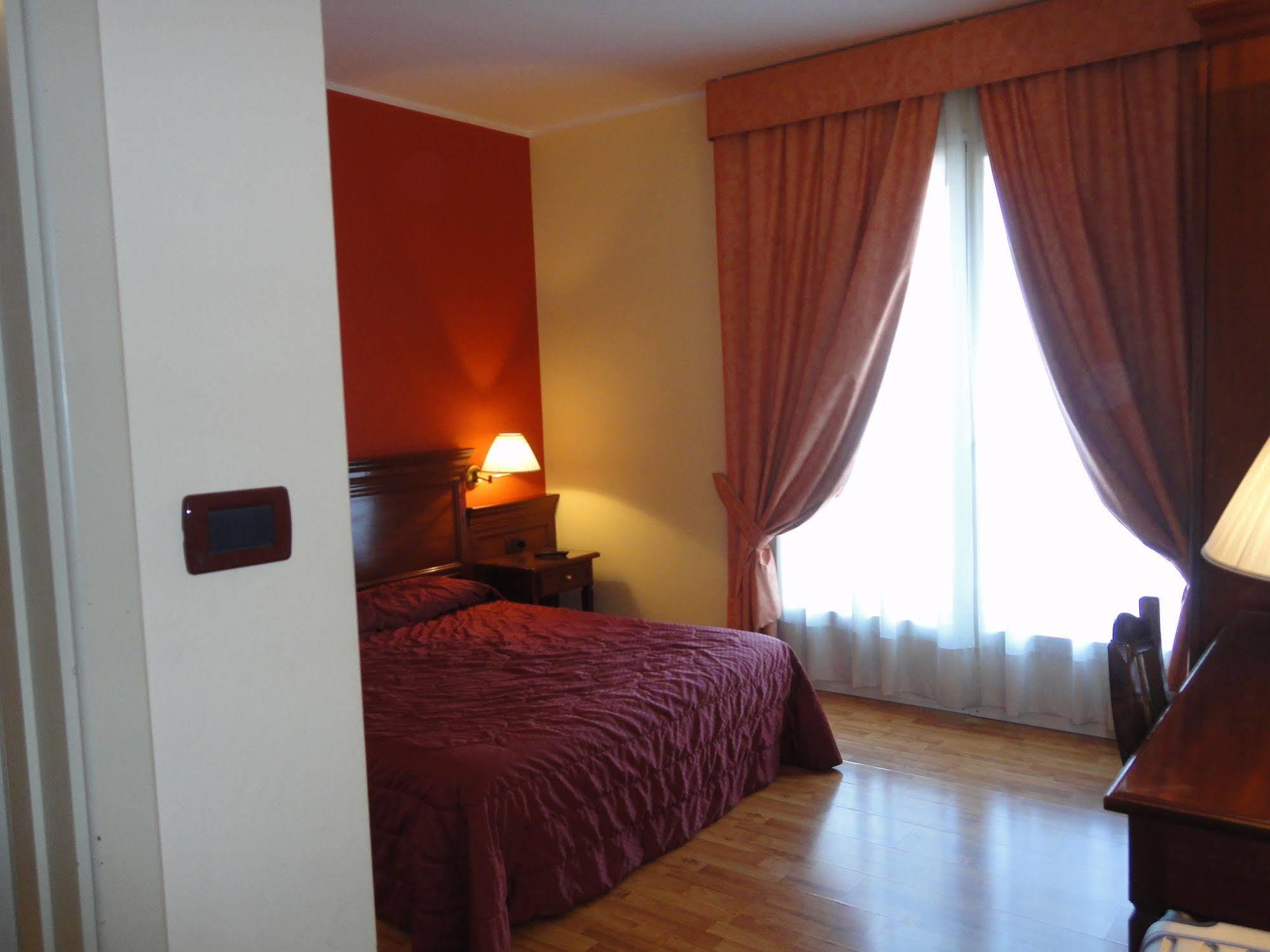 Hotel Vazzana Volpiano Εξωτερικό φωτογραφία