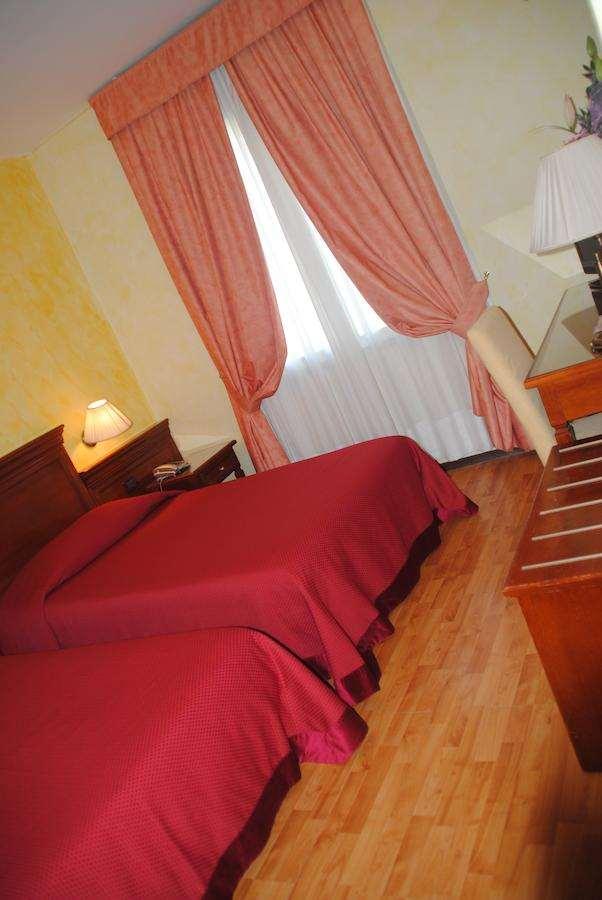 Hotel Vazzana Volpiano Δωμάτιο φωτογραφία