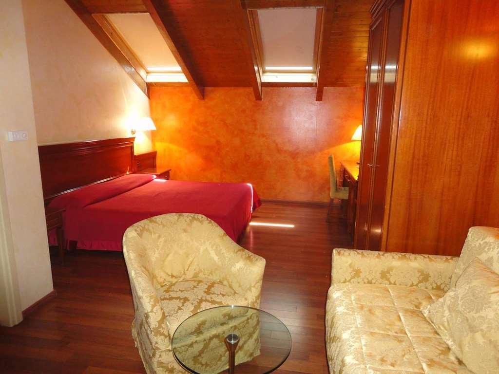 Hotel Vazzana Volpiano Δωμάτιο φωτογραφία
